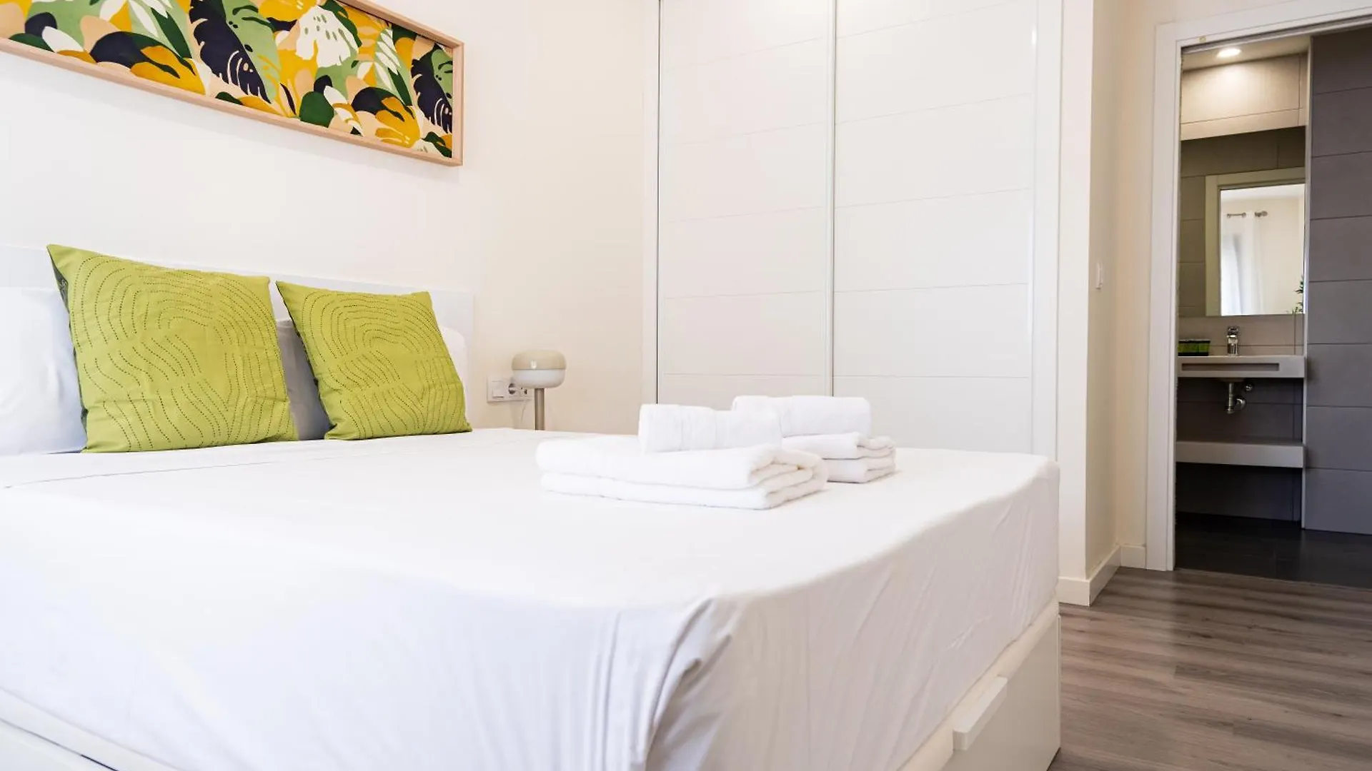 Apartment With Pool-2Bedrooms 2Bathrooms-מאלגה