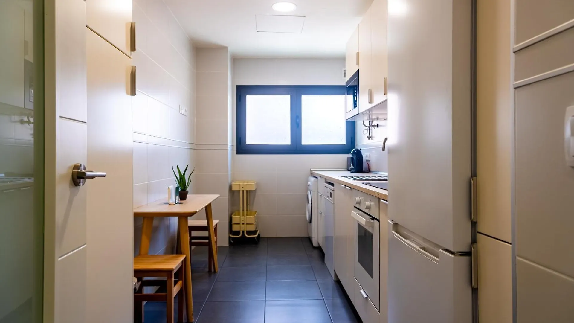 Apartment With Pool-2Bedrooms 2Bathrooms-מאלגה
